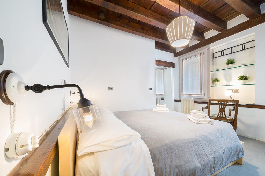 Ve.N.I.Ce Cera Casa Santo Stefano Apartment Венеция Екстериор снимка