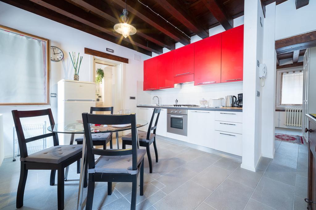 Ve.N.I.Ce Cera Casa Santo Stefano Apartment Венеция Екстериор снимка