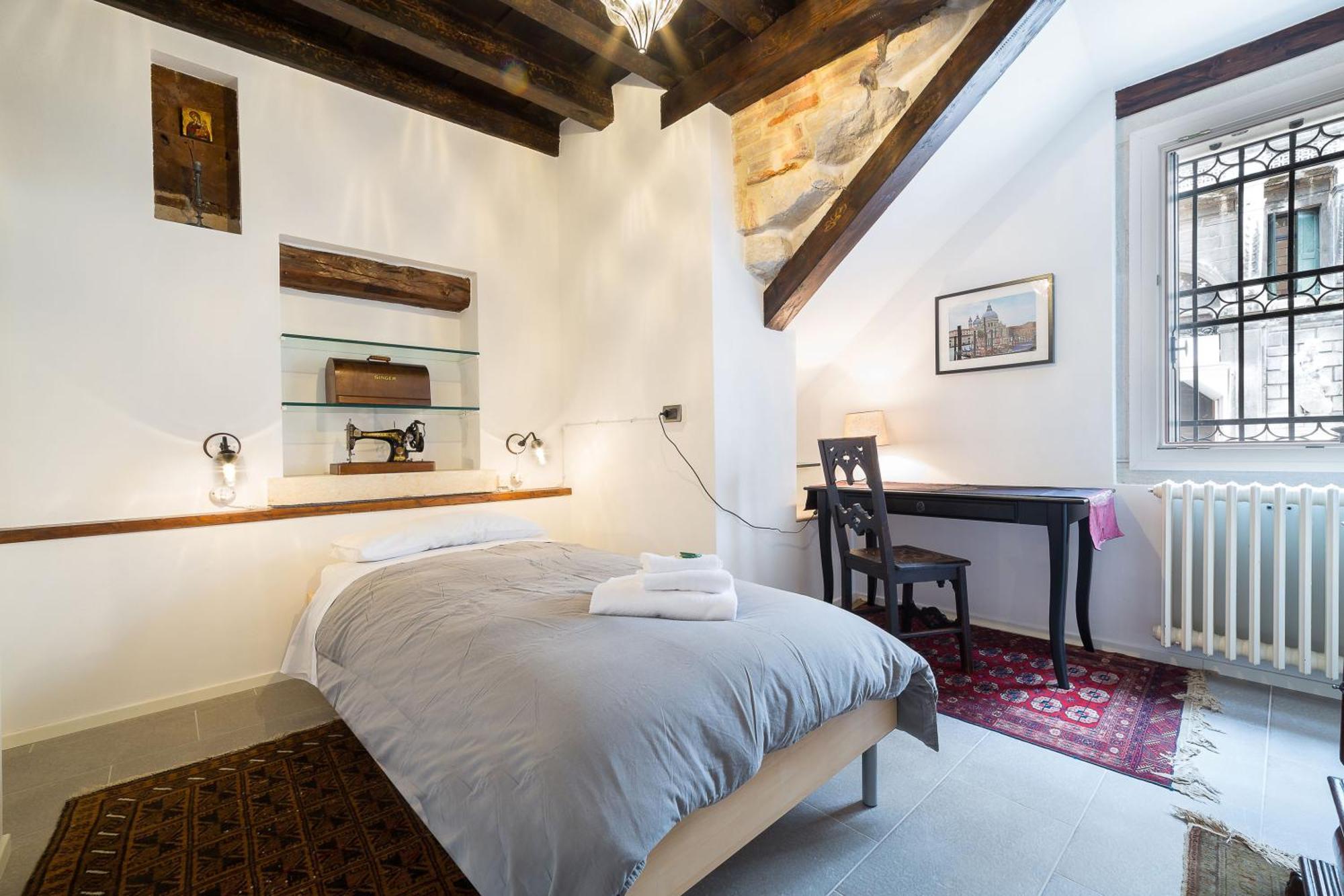 Ve.N.I.Ce Cera Casa Santo Stefano Apartment Венеция Екстериор снимка
