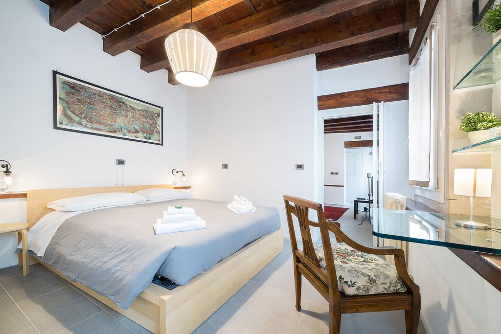 Ve.N.I.Ce Cera Casa Santo Stefano Apartment Венеция Екстериор снимка